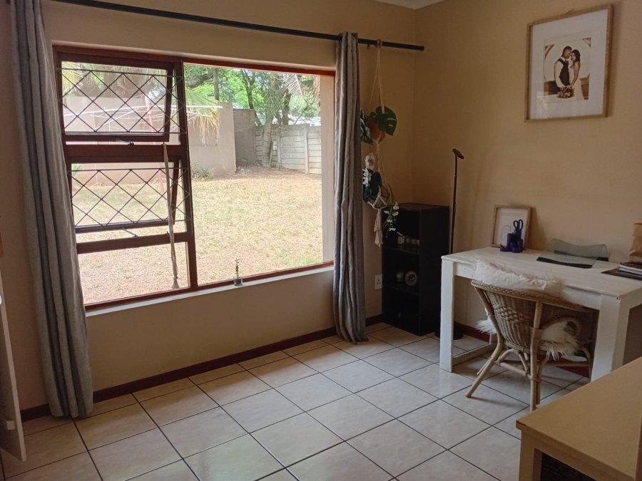 To Let 4 Bedroom Property for Rent in Bonza Bay Eastern Cape